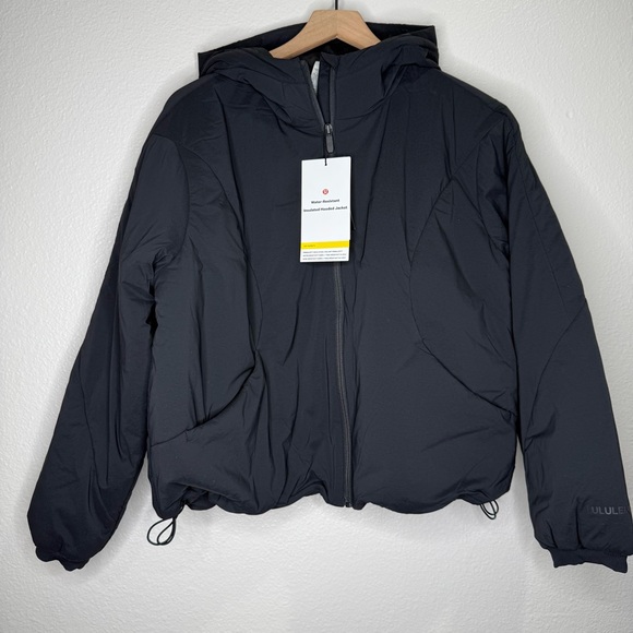 NWT Lululemon Water-Resistant Insulated Hooded Jacket in Black, size M - Picture 3 of 6